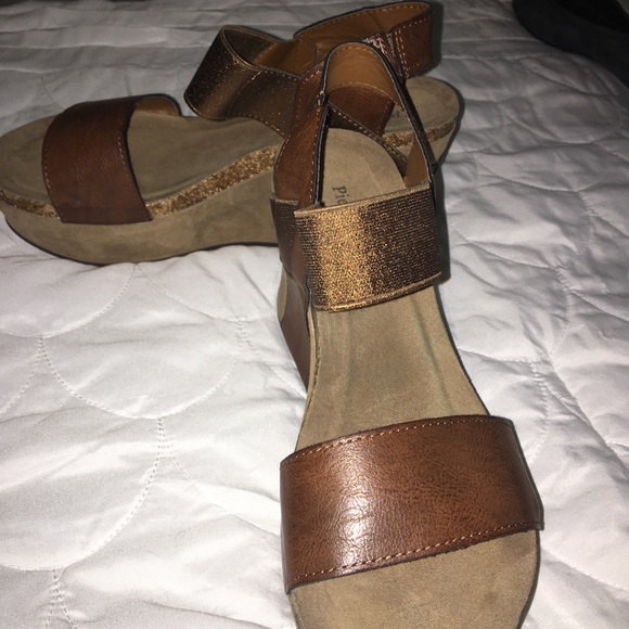 Pierre Dumas Platform Shoes - Picture 4 of 5